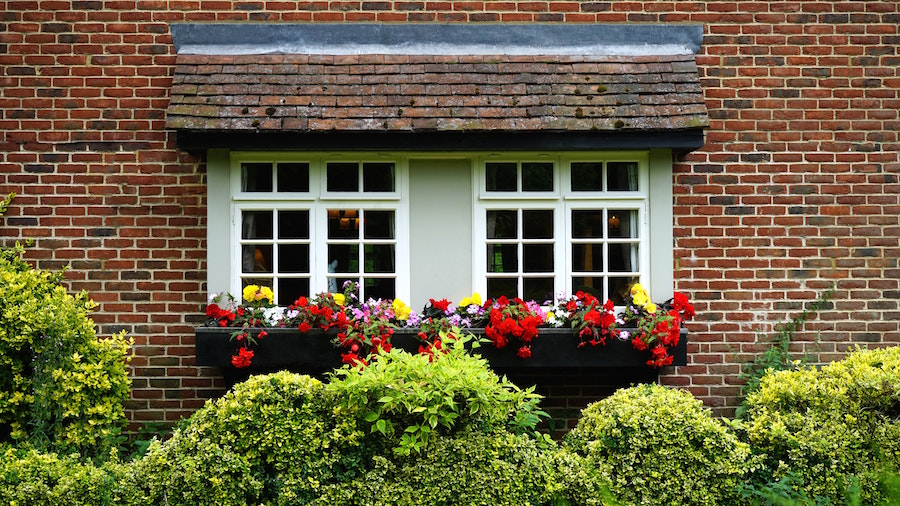 Enhanced curb appeal, and other ways to renovate your home before you sell